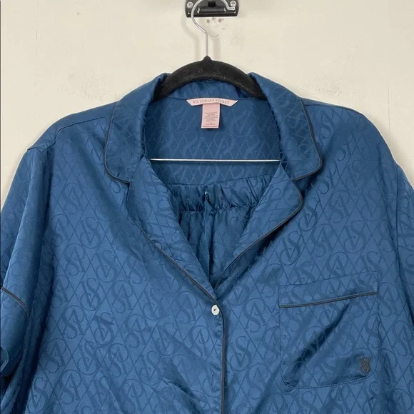 Victoria's Secret Satin 2 PC Short Pajama Set Women L Navy Blue Allover VS Logo - Picture 3 of 10